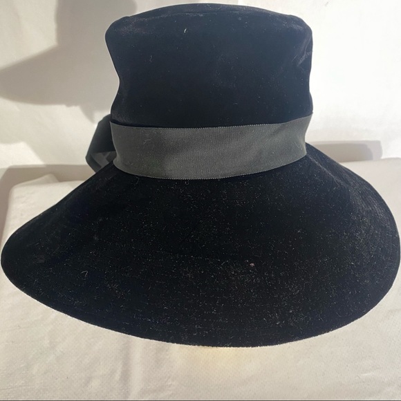 VINTAGE BLACK VELVET HAT - Picture 10 of 14